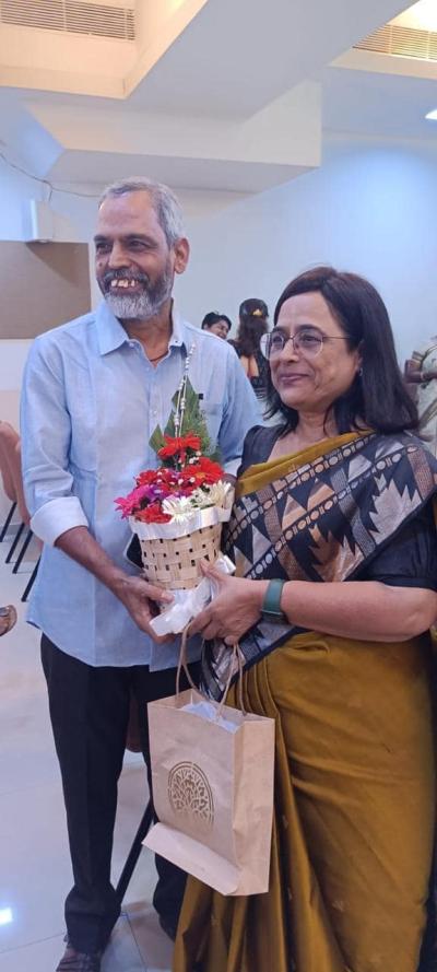 धनंजय सरदेशपांडे.